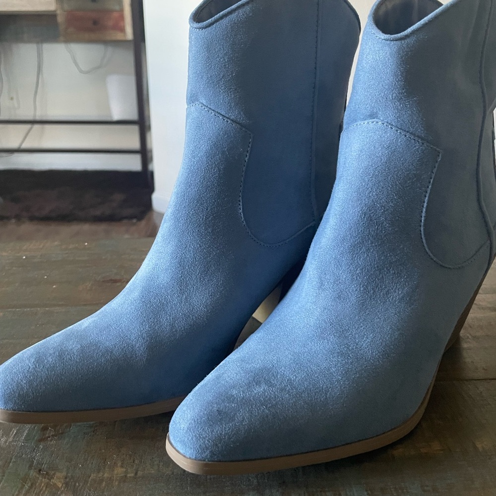 JustFab Welda Blue Western Boots, size 8